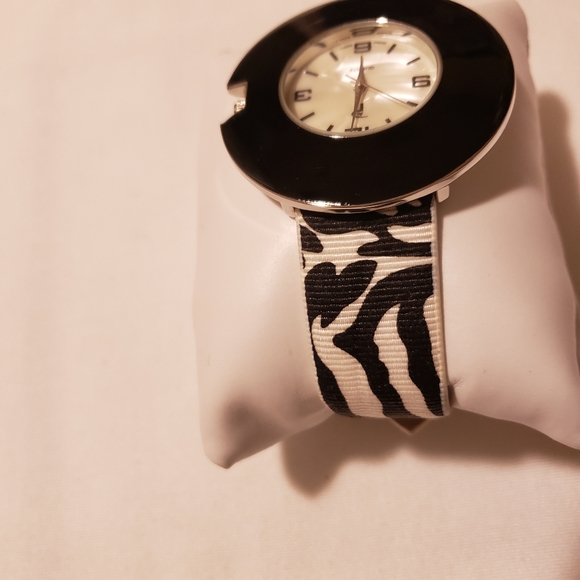 Watch Shannons Quartz NIB - Picture 5 of 10